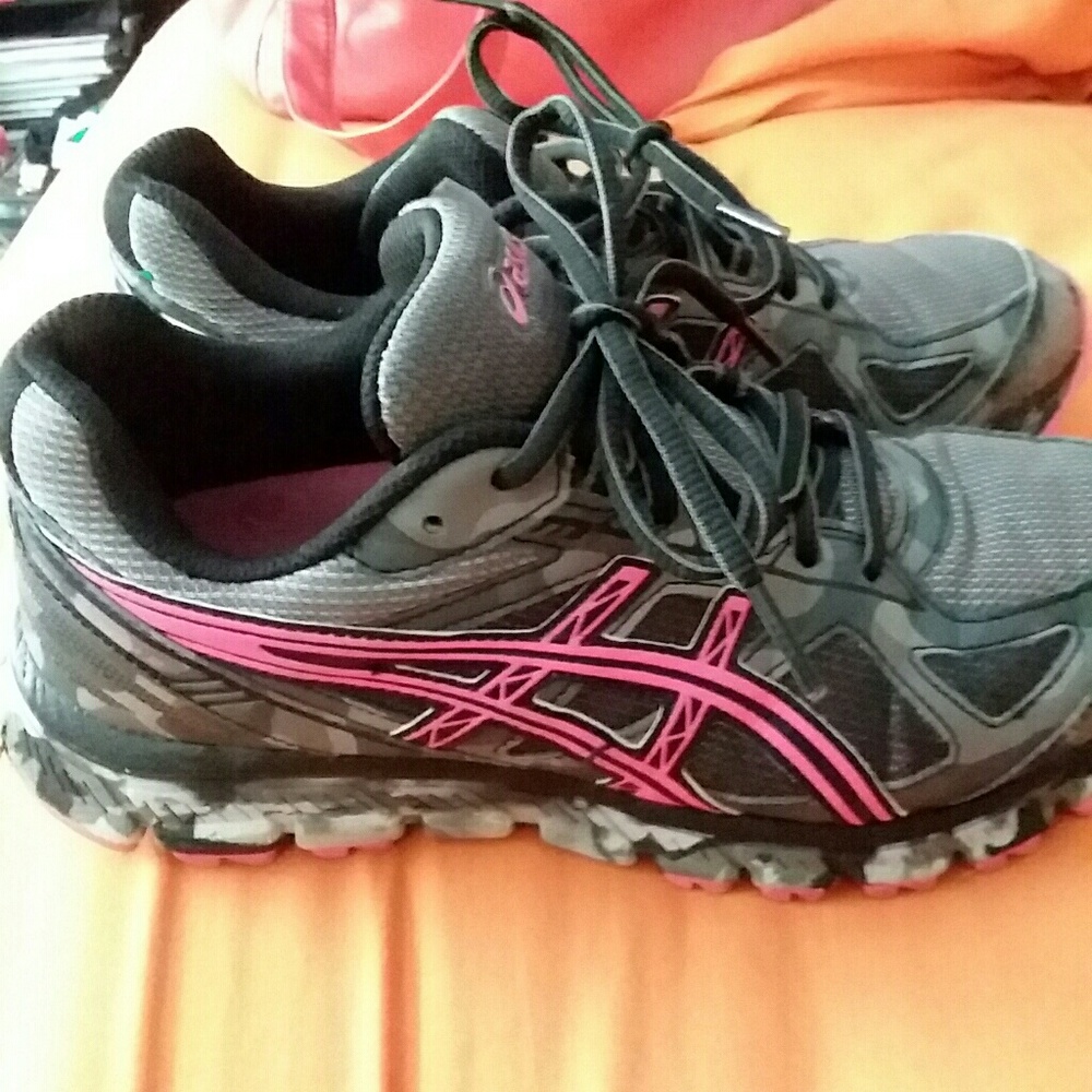 SOLD - Women's Asics Pink and black camo